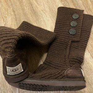 UGG Women’s Button Knit Brown Boots. Sz 6.